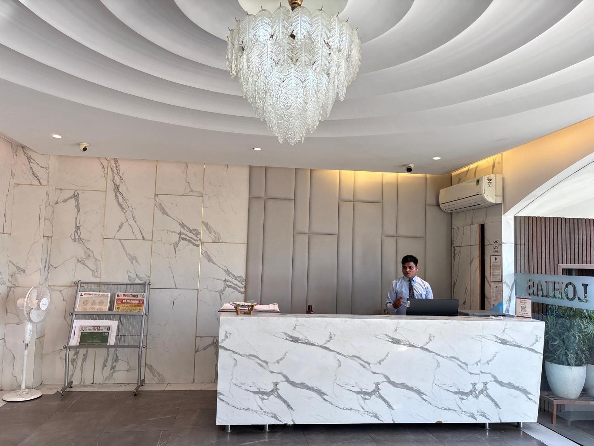 Hotel Arch The Lohias New Delhi Exteriör bild