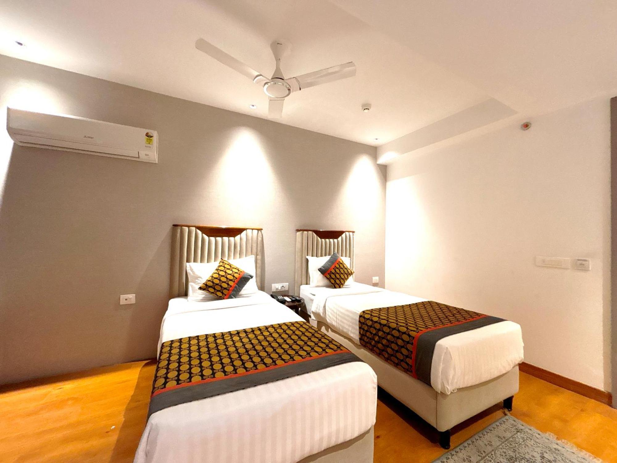 Hotel Arch The Lohias New Delhi Exteriör bild