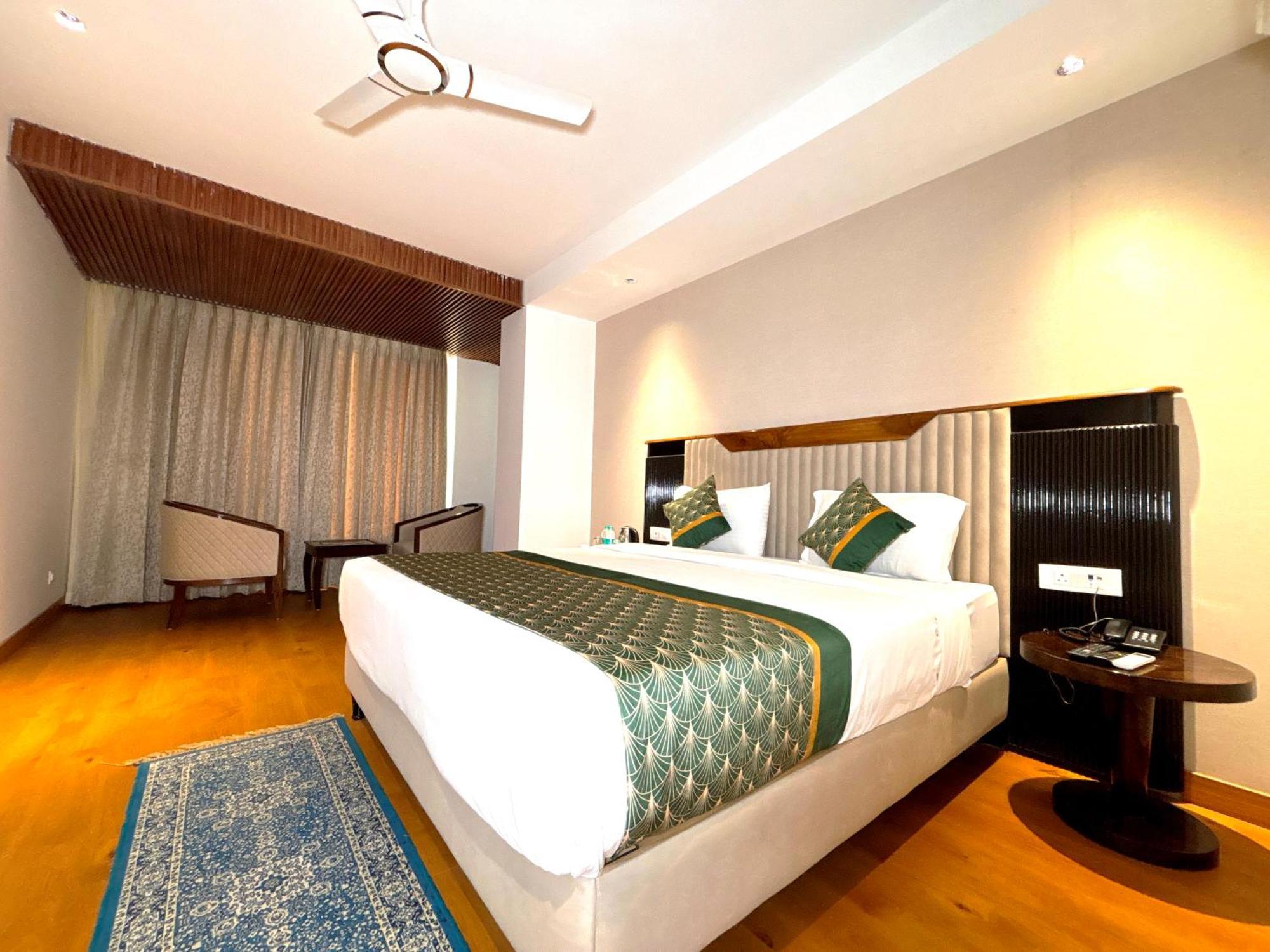 Hotel Arch The Lohias New Delhi Exteriör bild