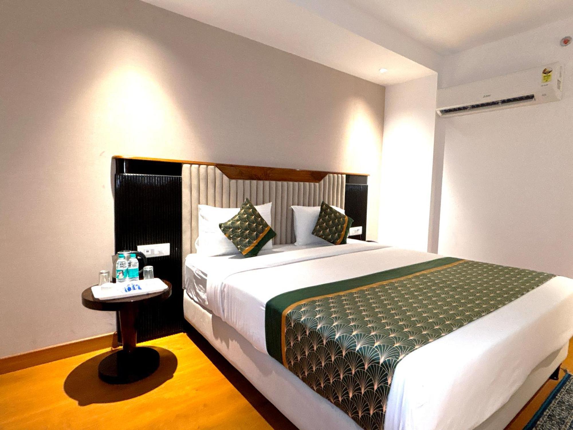 Hotel Arch The Lohias New Delhi Exteriör bild